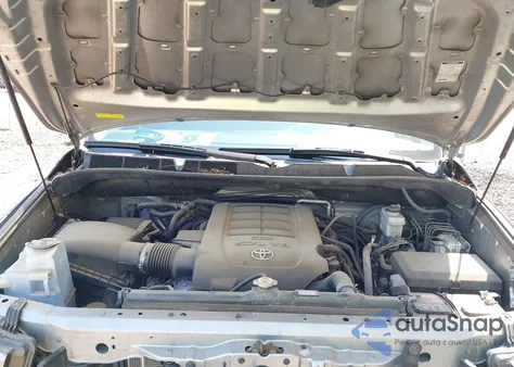 2018 Toyota Sequoia Sr5 z USA, uszkodzony, nr VIN 5TDBY5G18JS158615